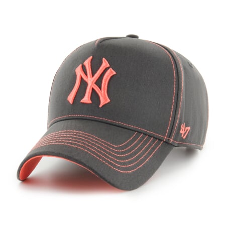 MLB New York Yankees Contrast Stitch ’47 MVP DT